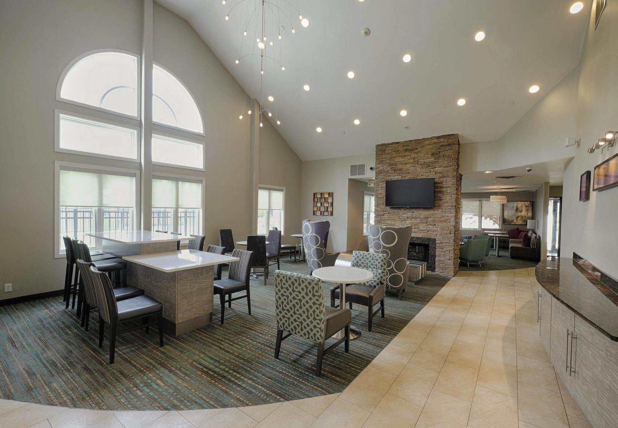 Albany Airport Inn And Suites لاثام المظهر الخارجي الصورة