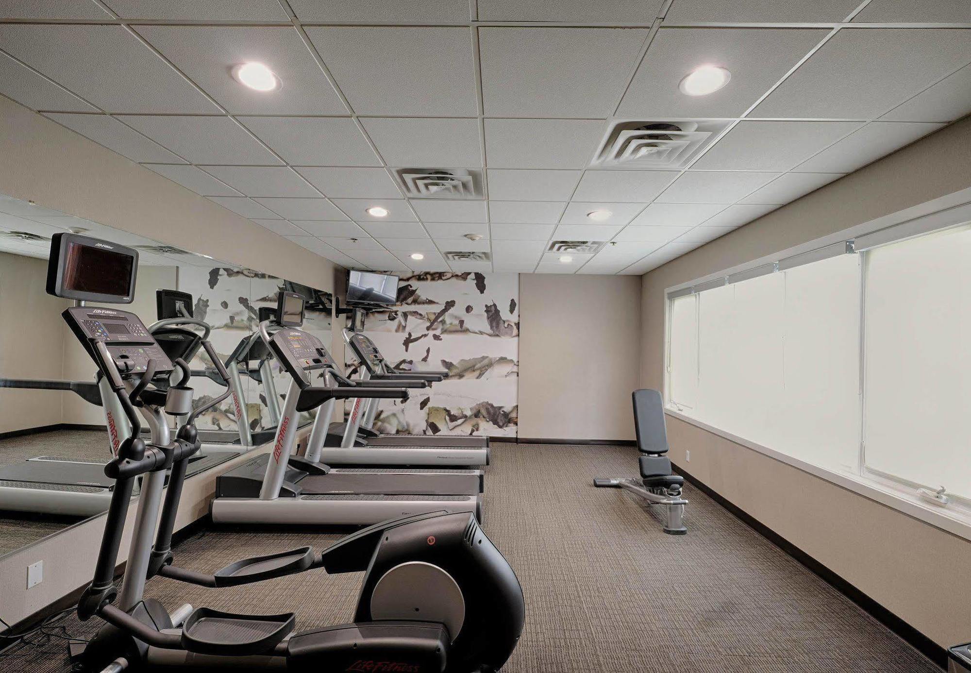 Albany Airport Inn And Suites لاثام المظهر الخارجي الصورة
