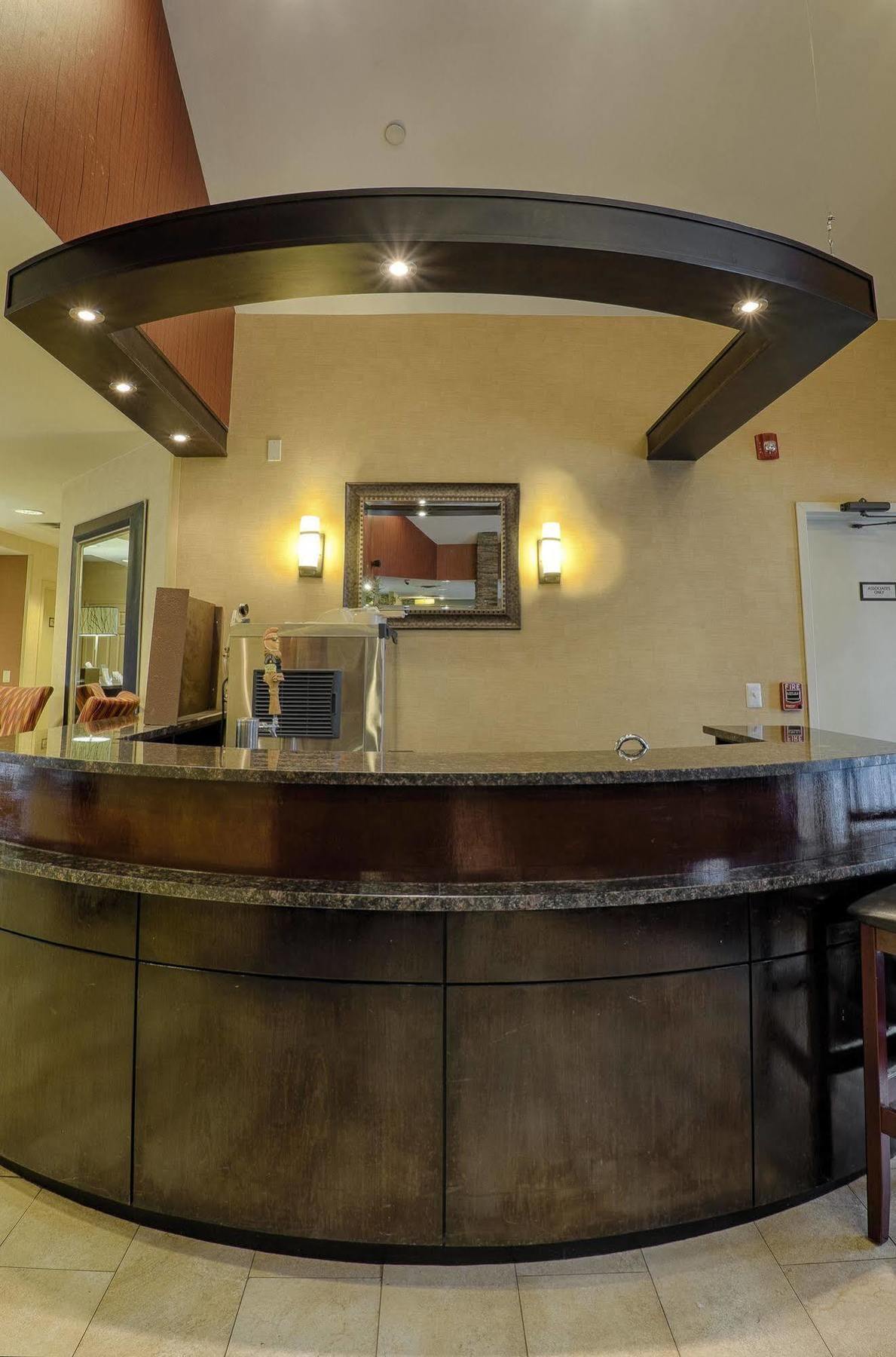 Albany Airport Inn And Suites لاثام المظهر الخارجي الصورة