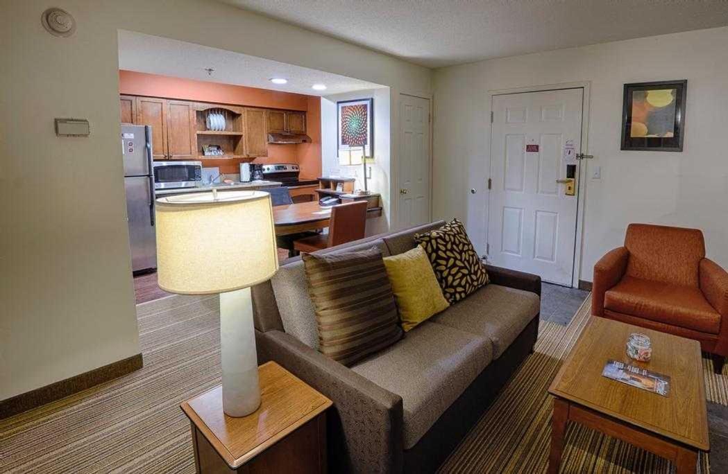 Albany Airport Inn And Suites لاثام المظهر الخارجي الصورة