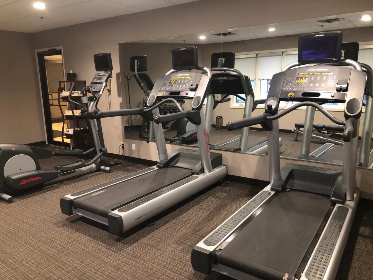 Albany Airport Inn And Suites لاثام المظهر الخارجي الصورة