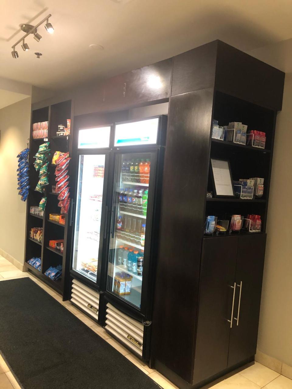 Albany Airport Inn And Suites لاثام المظهر الخارجي الصورة