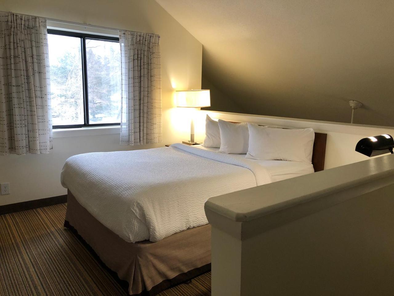 Albany Airport Inn And Suites لاثام المظهر الخارجي الصورة