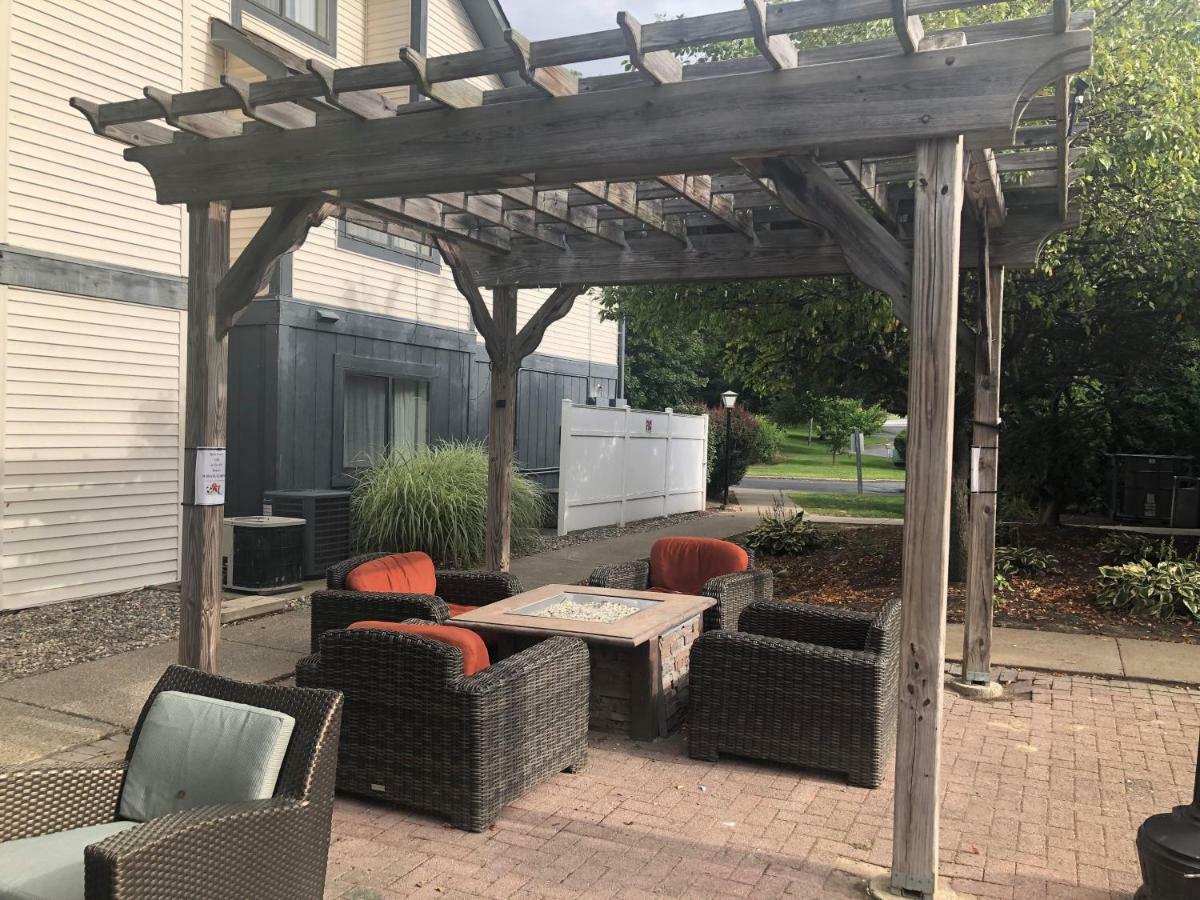 Albany Airport Inn And Suites لاثام المظهر الخارجي الصورة